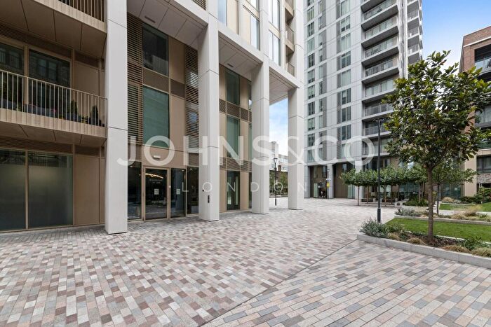 1 Bedroom Apartment To Rent In Bouchon Point, The Silk District, Whitechapel, E1