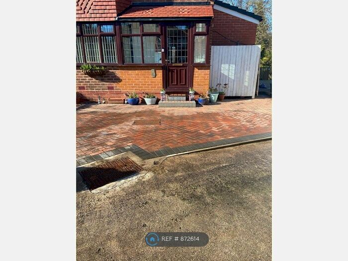 3 Bedroom Semi-Detached House To Rent In Peelgate Drive, Heald Green, Cheadle, SK8