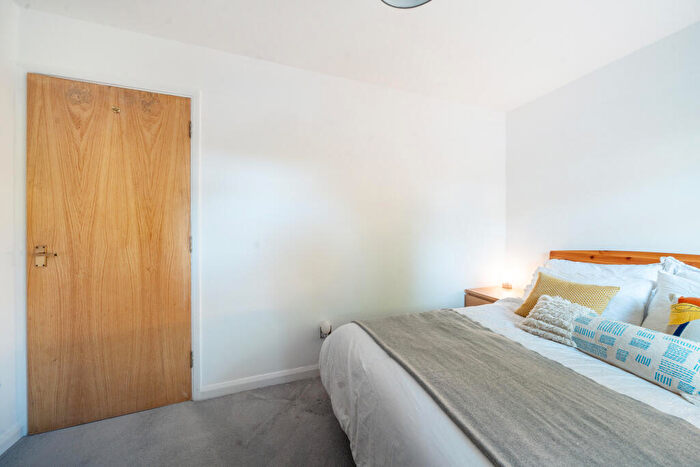1 Bedroom Flat For Sale In Highmoor, Amersham, HP7