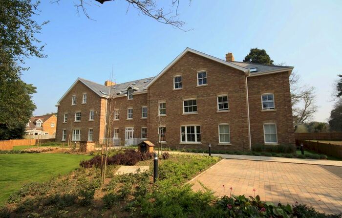 1 Bedroom Flat To Rent In Langdon Park, Teddington, TW11