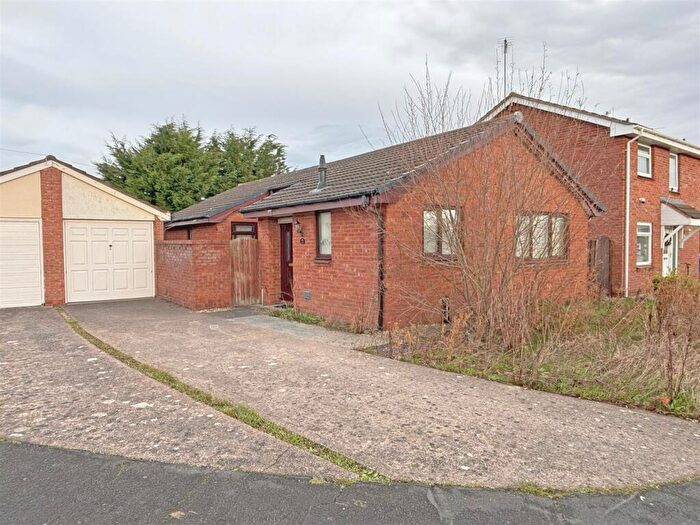 3 Bedroom Detached Bungalow For Sale In Ffordd Elan, Rhyl, Denbighshire, LL18