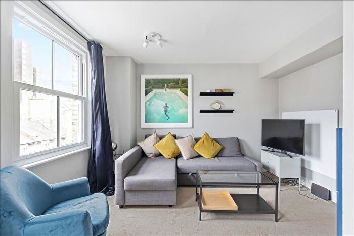 1 Bedroom Flat To Rent In Greyhound Road, Hammersmith, London, W6