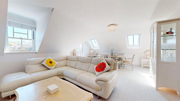 2 Bedroom Flat For Sale In Gilbert Road, Swanage, BH19