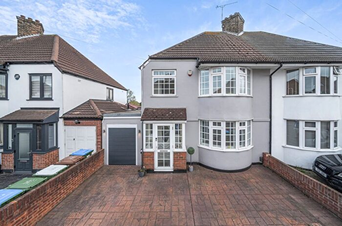 3 Bedroom Semi Detached House For Sale In Heathside Avenue, Bexleyheath, DA7