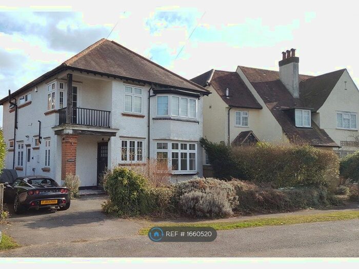 4 Bedroom Detached House To Rent In Milton Avenue, Gerrards Cross, SL9