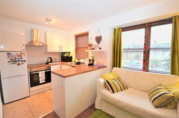 Studio To Rent In Cromwell Close, London, W3