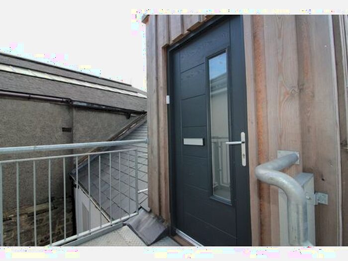 Studio To Rent In St Johns Road ., Edinburgh, EH12