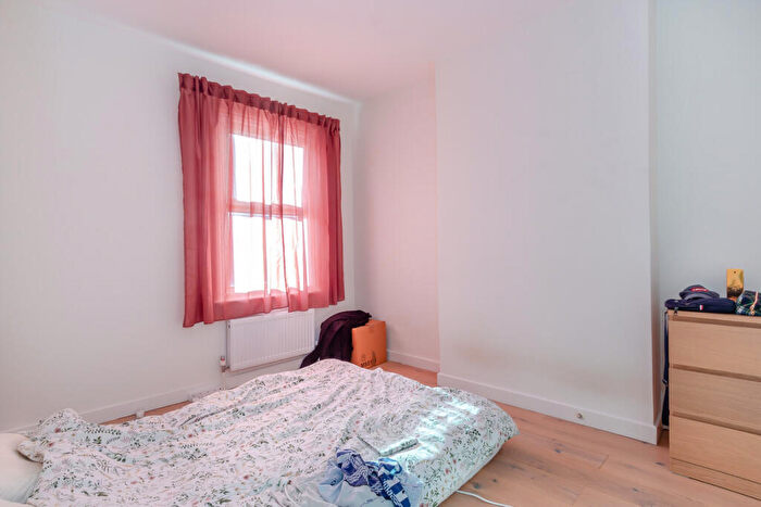 3 Bedroom Terraced House For Sale In London Road, Grays, RM20