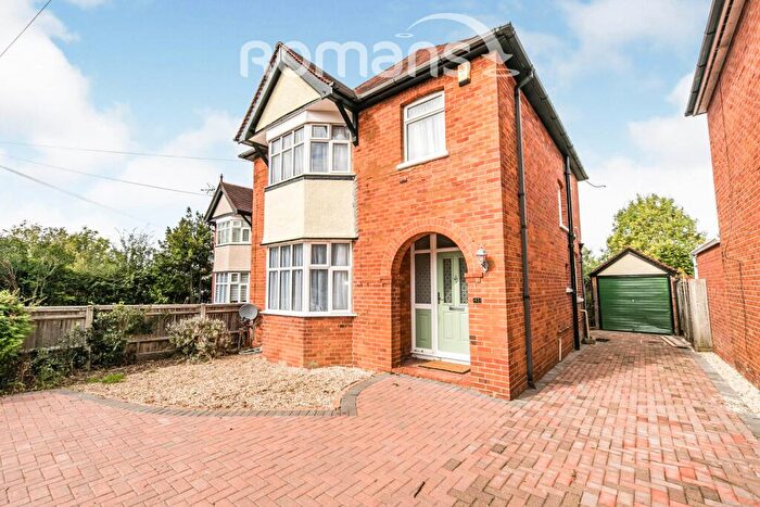 3 Bedroom Detached House To Rent In Cressingham Road, Reading, RG2