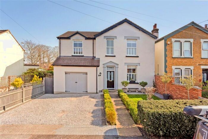 4 Bedroom Detached House To Rent In Peabody Road Farnborough, GU14