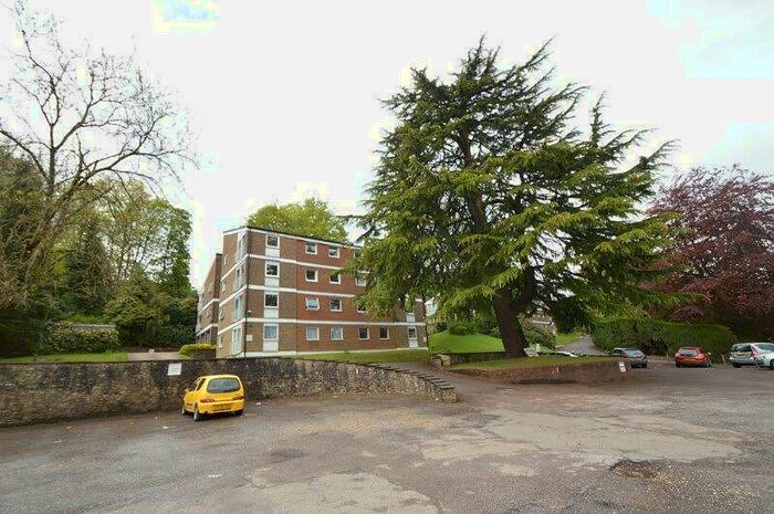 2 Bedroom Apartment To Rent In Bedroom Top Floor Apartment In Haslemere, GU27