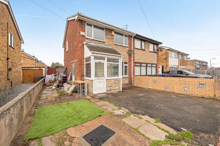 3 Bedroom Semi-Detached House For Sale In Abbey Road, Doncaster, DN7