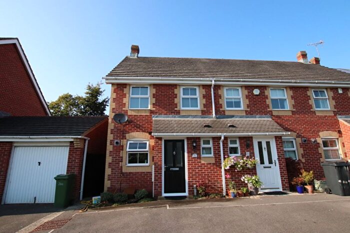 2 Bedroom Semi-Detached House To Rent In Spring Gardens, Theale, RG7