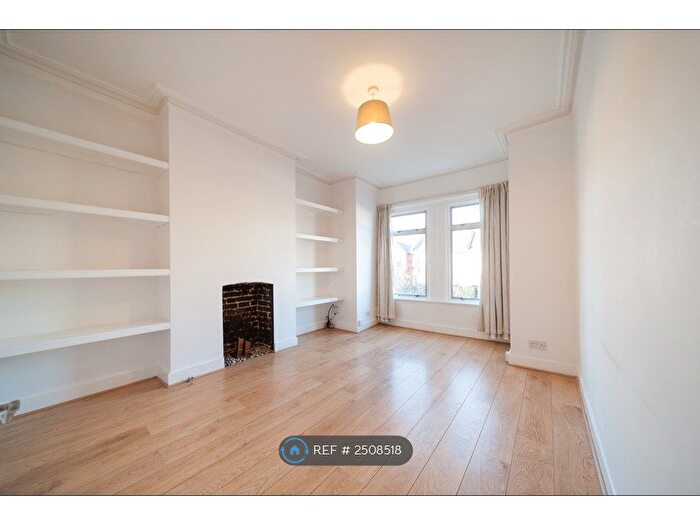 2 Bedroom Flat To Rent In Anerley, London, SE20