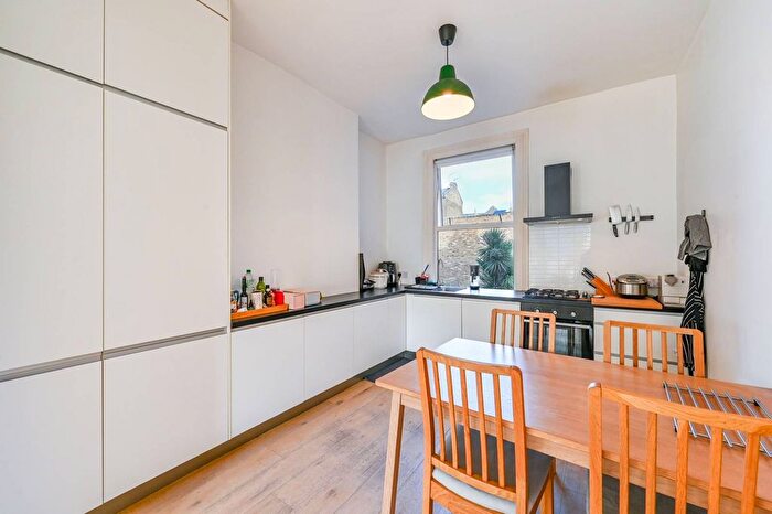 4 Bedroom Maisonette To Rent In Shirland Road, Maida Hill, London, W9