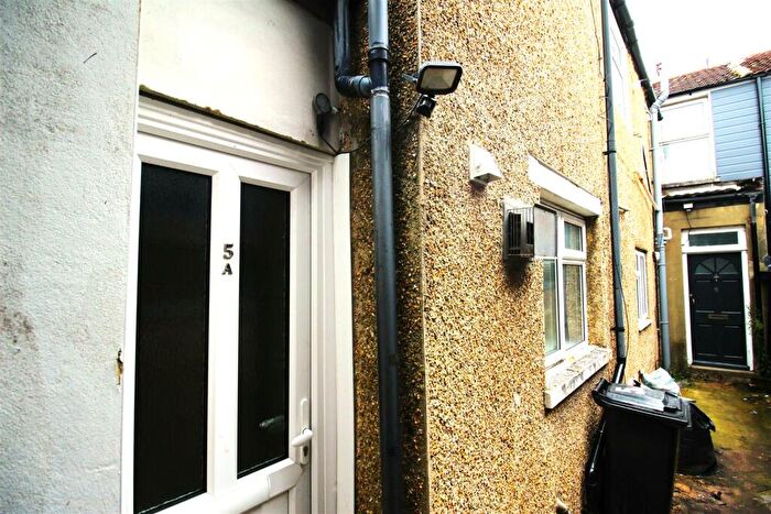 Studio To Rent In Theatre Mews, Napier Road, Southsea, Hants, PO5