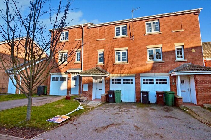 3 Bedroom Town House To Rent In Boulevard Rise, Leeds, West Yorkshire, LS10