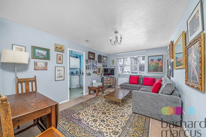 1 Bedroom Apartment To Rent In Hutton Grove, London, N12