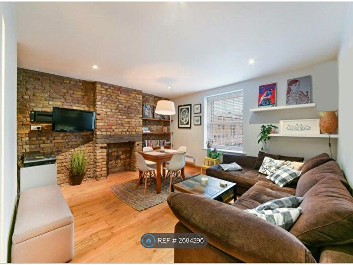 1 Bedroom Flat To Rent In Old Castle Street, London, E1