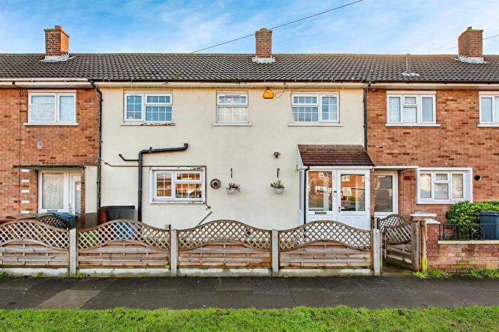 3 Bedroom Terraced House For Sale In Whitmore Avenue, Grays, RM16