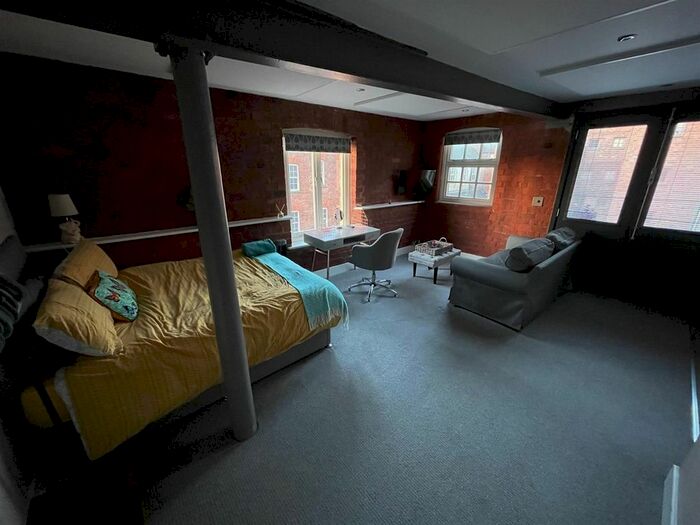 Studio To Rent In Ellermans House, Bishop Lane Staithe, Hull, HU1