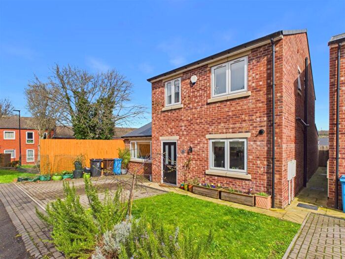 4 Bedroom Detached House For Sale In Whitehouse Court, Sheffield, S6