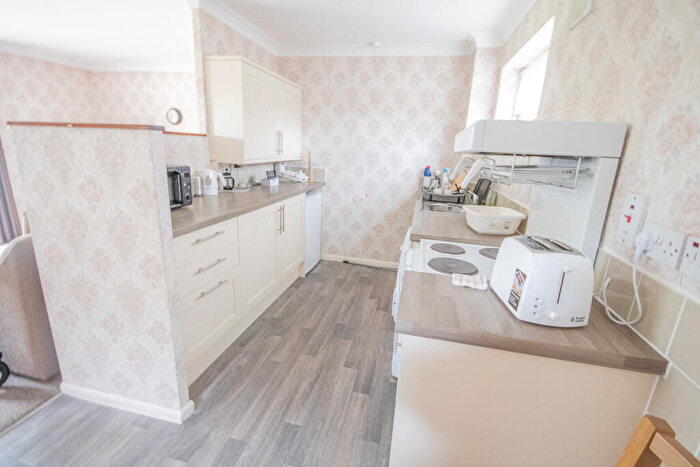2 Bedroom Bungalow For Sale In Meadowlark Grove, Oakwood, DE21