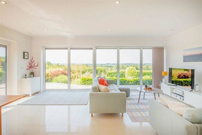 5 Bedroom Detached House For Sale In Loughton, London, IG10