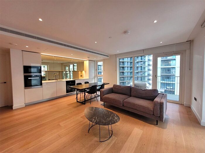 2 Bedroom Flat To Rent In Lincoln Apartments, Fountain Park Way, London, W12