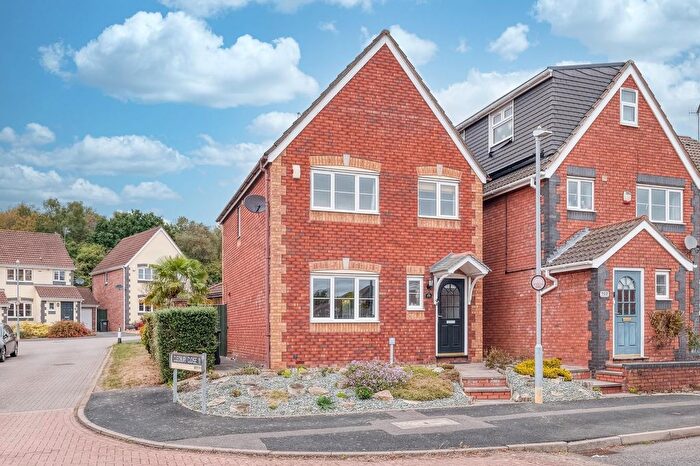 3 Bedroom Detached House For Sale In Carthorse Lane, Redditch, B97
