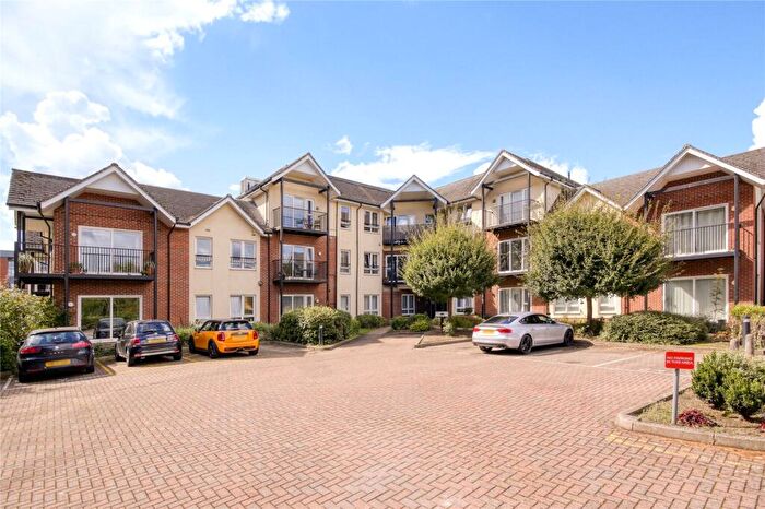 2 Bedroom Apartment For Sale In London Road, Binfield, Bracknell, Berkshire, RG42