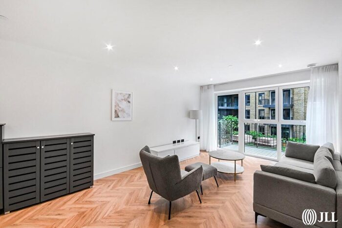 1 Bedroom Apartment For Sale In Brook Street Kingston Upon Thames, KT1