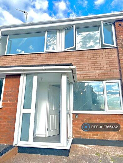 4 Bedroom Semi Detached House To Rent In Winchester Rise, Dudley, DY1