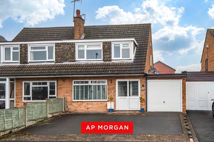3 Bedroom Semi Detached House For Sale In Spadesbourne Road, Lickey End, Bromsgrove, Worcestershire, B60