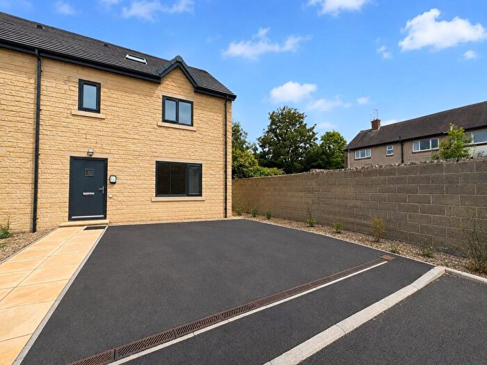 5 Bedroom Semi-Detached House For Sale In The Westfield, Bradford Road, Clayton, Bradford, BD14
