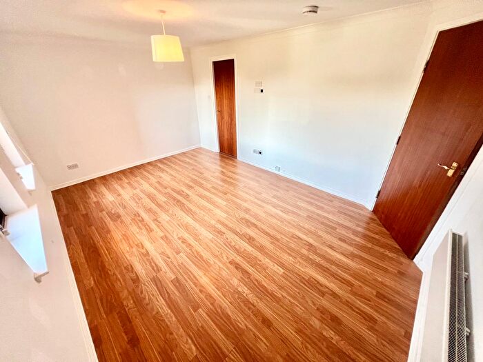2 Bedroom Flat To Rent In Albion Street, Coatbridge, ML5