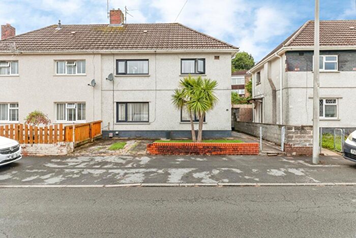 3 Bedroom Semi Detached House For Sale In Maes Tref, Llanelli, Carmarthenshire, SA15