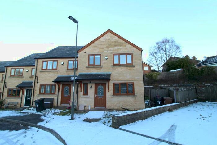 3 Bedroom Mews To Rent In Hazelwood Close, Hadfield, Glossop, SK13