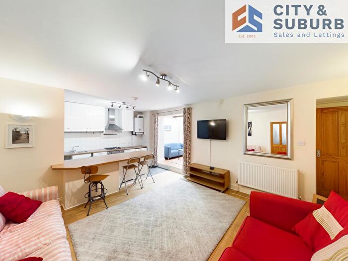 2 Bedroom Flat To Rent In Deuchar Street, Jesmond, Newcastle Upon Tyne, NE2