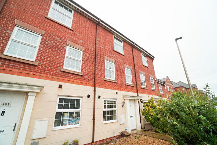 4 Bedroom Town House To Rent In Black Diamond Park, Chester, Cheshire, CH1