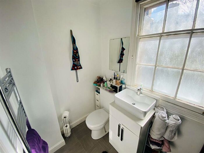 1 Bedroom Flat To Rent In B Freeland Place, Bristol, PC02
