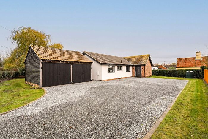 4 Bedroom Detached Bungalow For Sale In Rectory Road, Tivetshall St. Mary, NR15