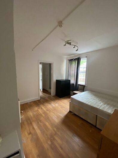 Studio To Rent In Dyne Road, London, NW6