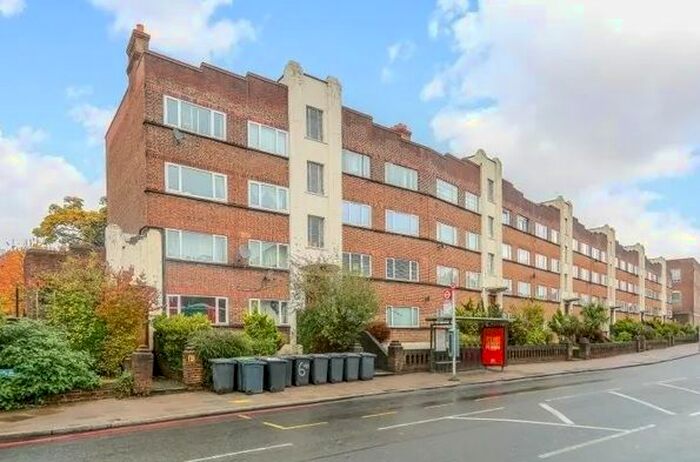 2 Bedroom Flat To Rent In Lee High Road, London, SE13
