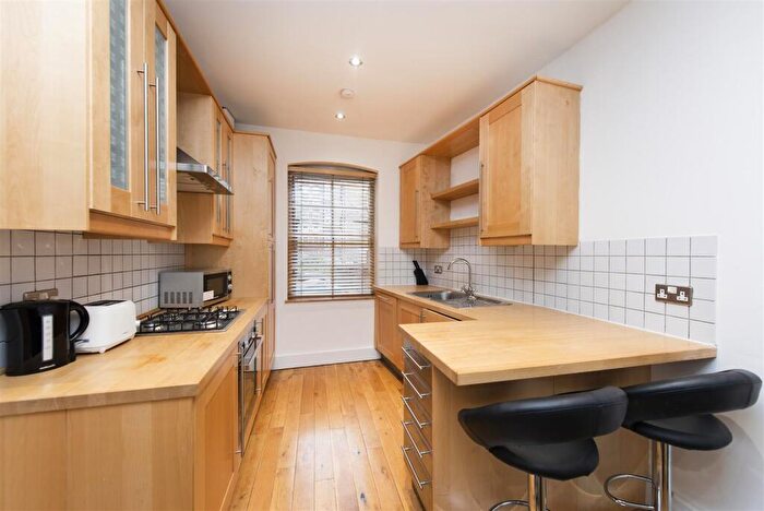 1 Bedroom Apartment To Rent In Whitechapel High Street, London, E1