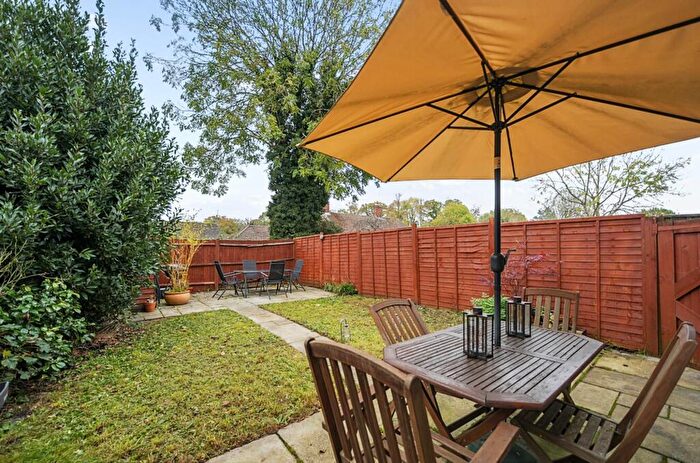 3 Bedroom End Of Terrace House For Sale In Hawkins Way, Wokingham, RG40