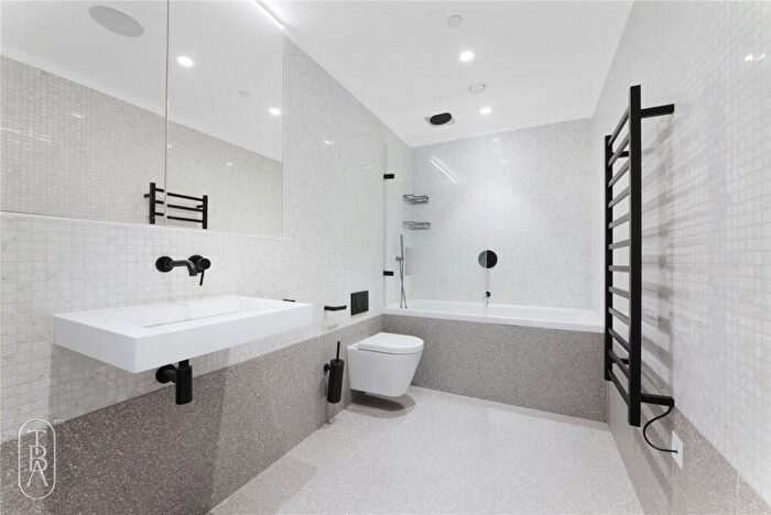 1 Bedroom Apartment For Sale In Parkhaus, Mapple Path, London, E5