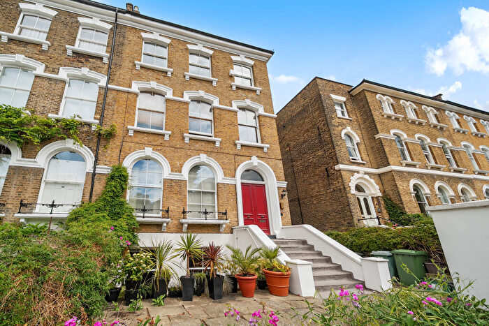 1 Bedroom Flat For Sale In Highbury Hill, London, N5
