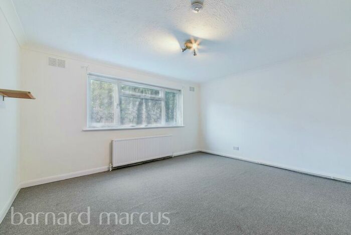 Studio To Rent In Kidderminster Road, Croydon, CR0