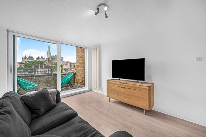 1 Bedroom Flat For Sale In Nightingale House, Thomas More Street, E1W